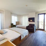 Shah Hotel